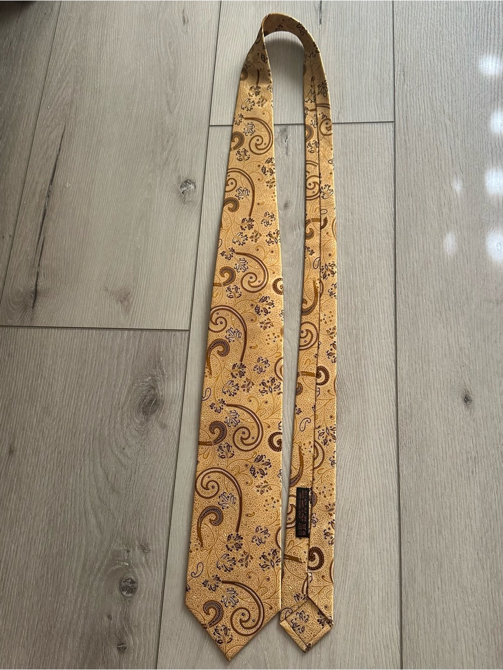 Vintage Made in Italy Gold Paisley 100% Silk Tie